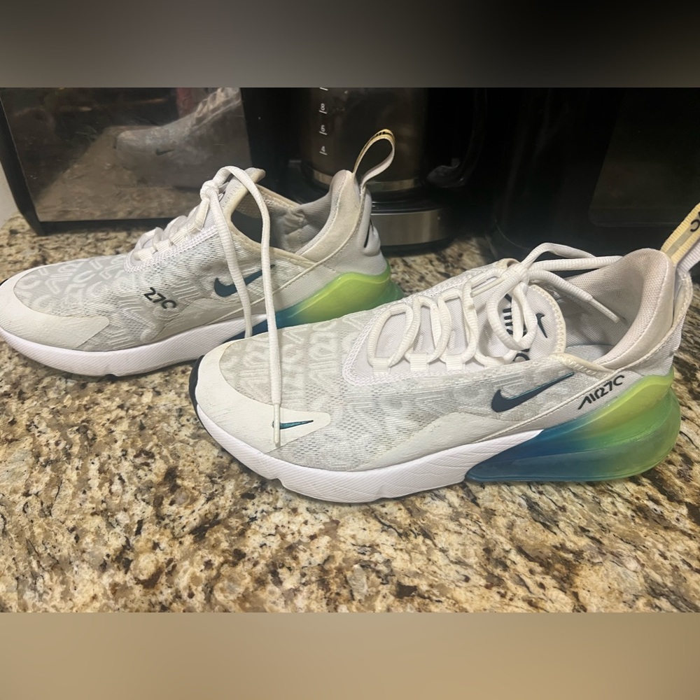Men’s Nike 270se